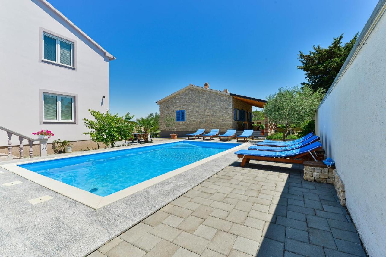 Family Friendly Apartments With A Swimming Pool Zadar - 18098 Екстериор снимка