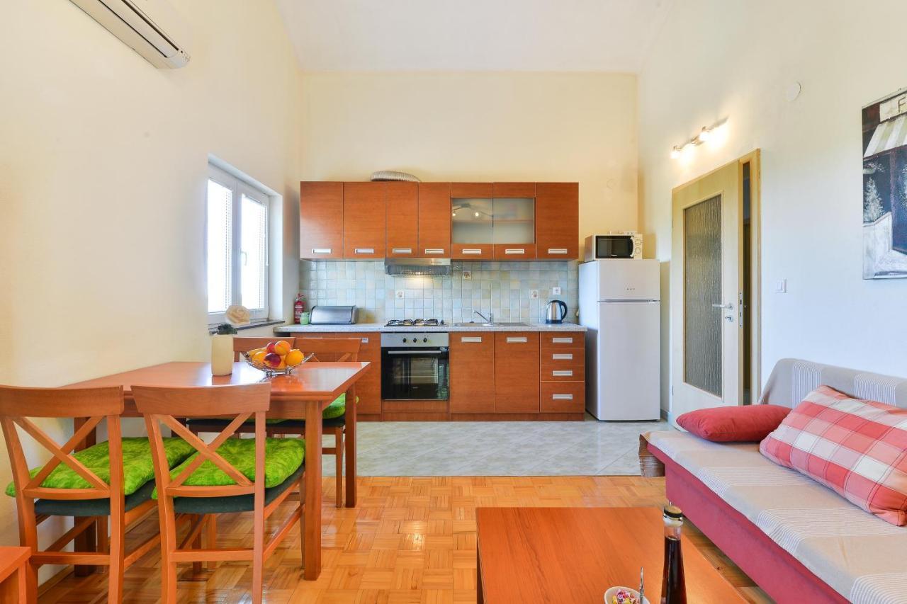 Family Friendly Apartments With A Swimming Pool Zadar - 18098 Екстериор снимка